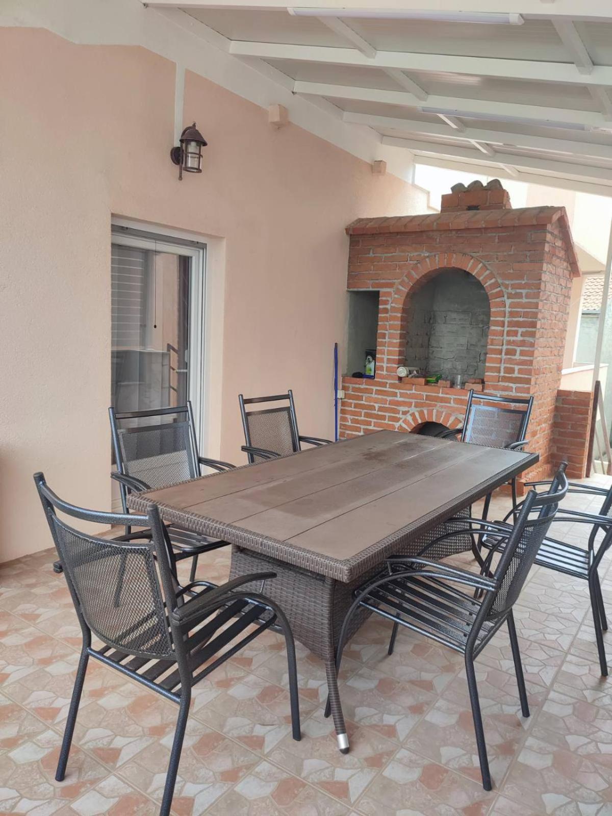 Ivanica Apartments Ema מראה חיצוני תמונה