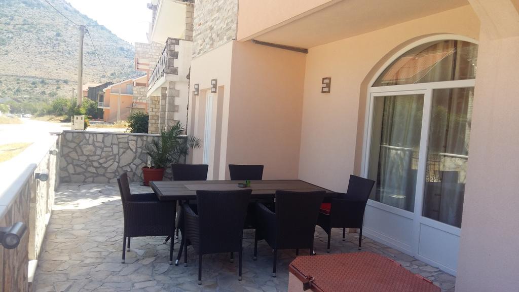 Ivanica Apartments Ema מראה חיצוני תמונה
