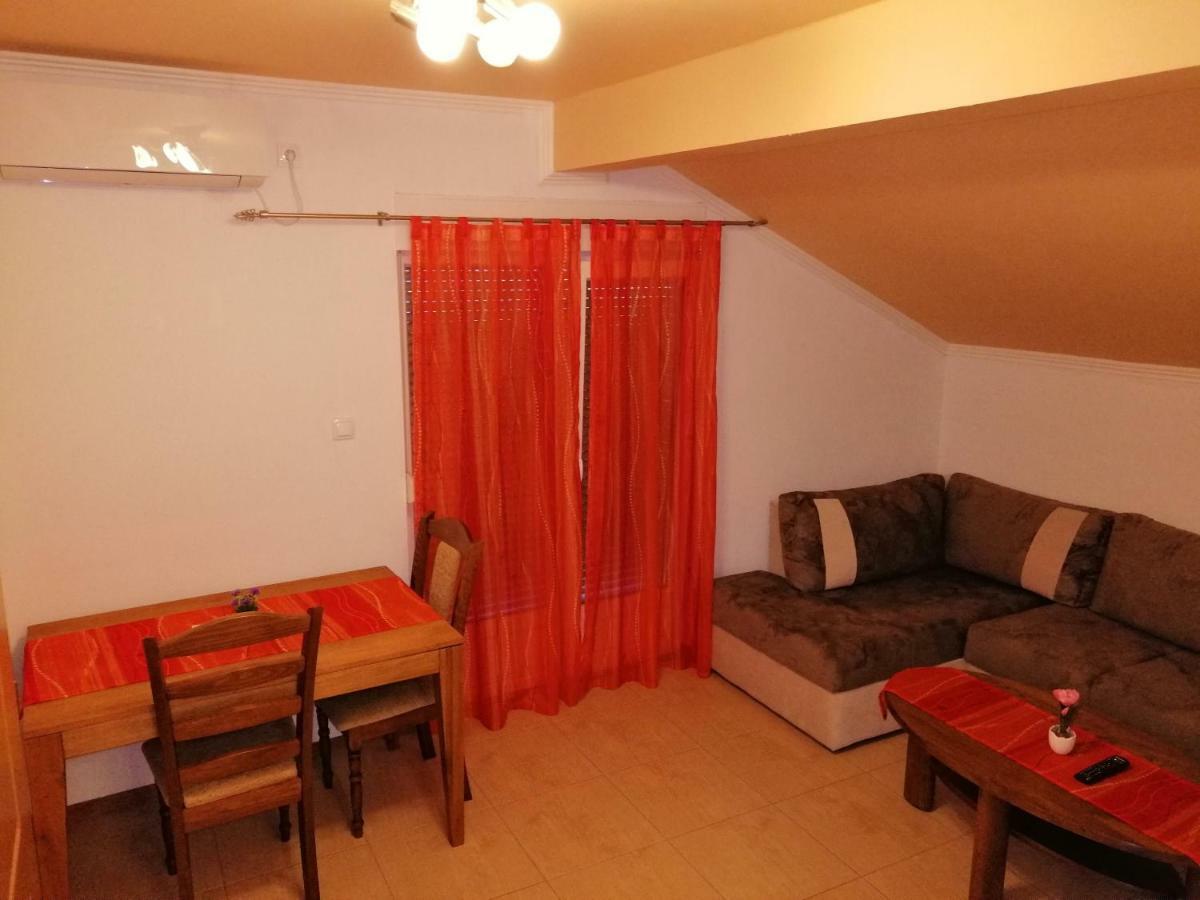 Ivanica Apartments Ema מראה חיצוני תמונה